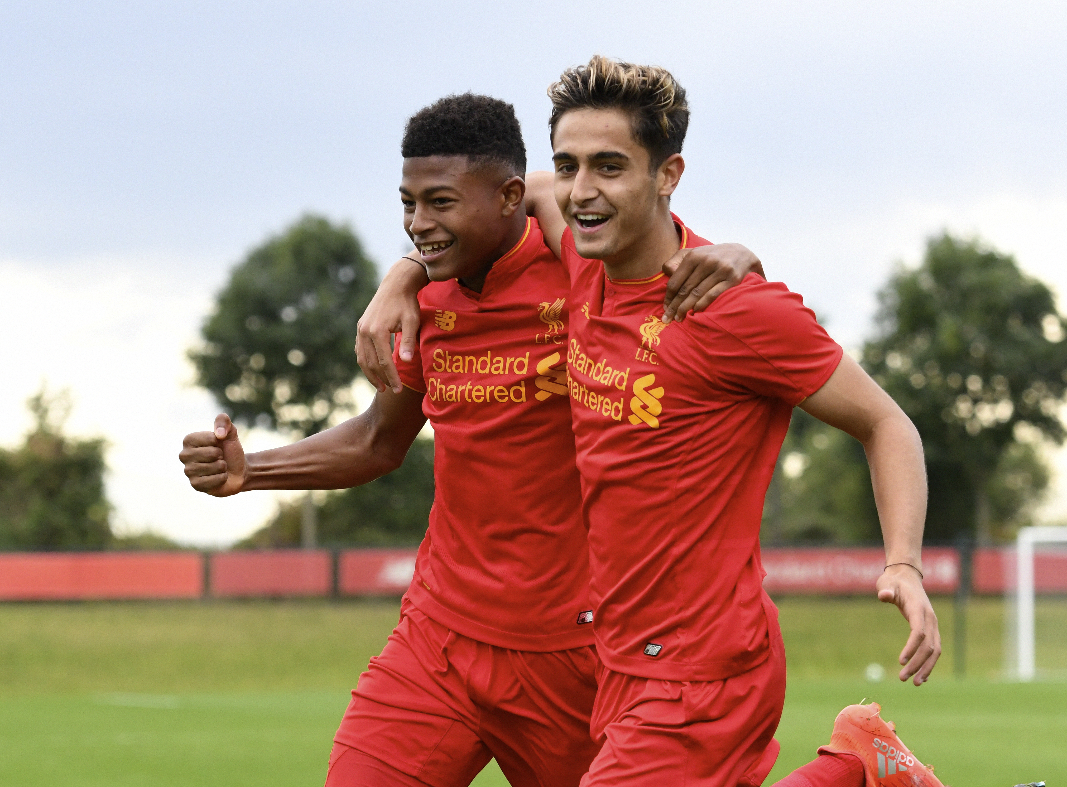TIDLIGERE LAGKAMERATER: Rhian og Yan var en lovende duo fra Liverpools akademi. Her er de to avbildet i 2016.
