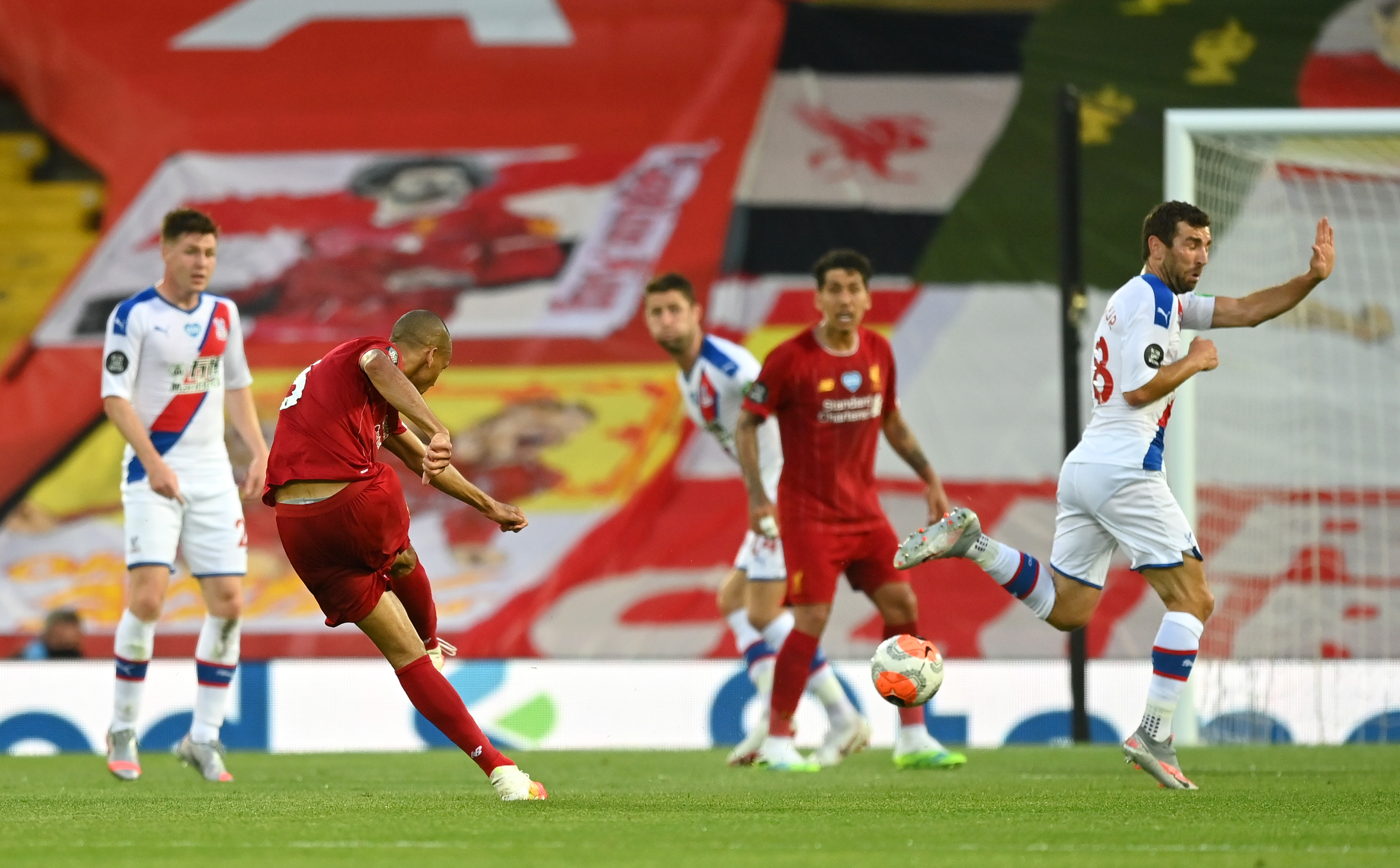 DRUSER TIL: Fabinho fikk en vanvittig kraft bak skuddet som ga 3-0.