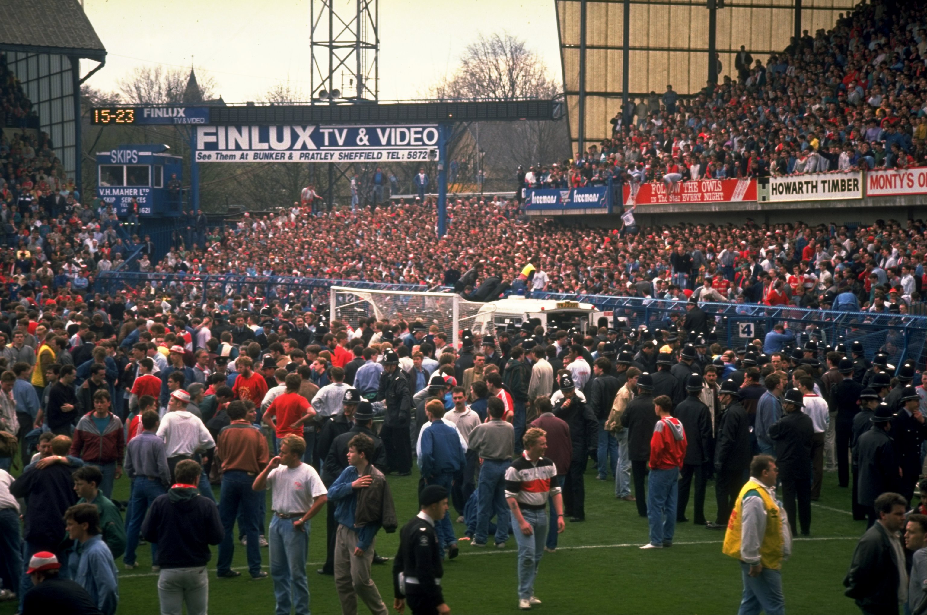 TRAGEDIEN I SHEFFIELD: 96 Liverpool-supportere mistet livet da ståtribunen på Hillsborough ble overfylt. Politiet og vaktsjefenes handlinger den dagen ble forsøkt dekket over, og Liverpools supportere fikk først skylden for det som skjedde.