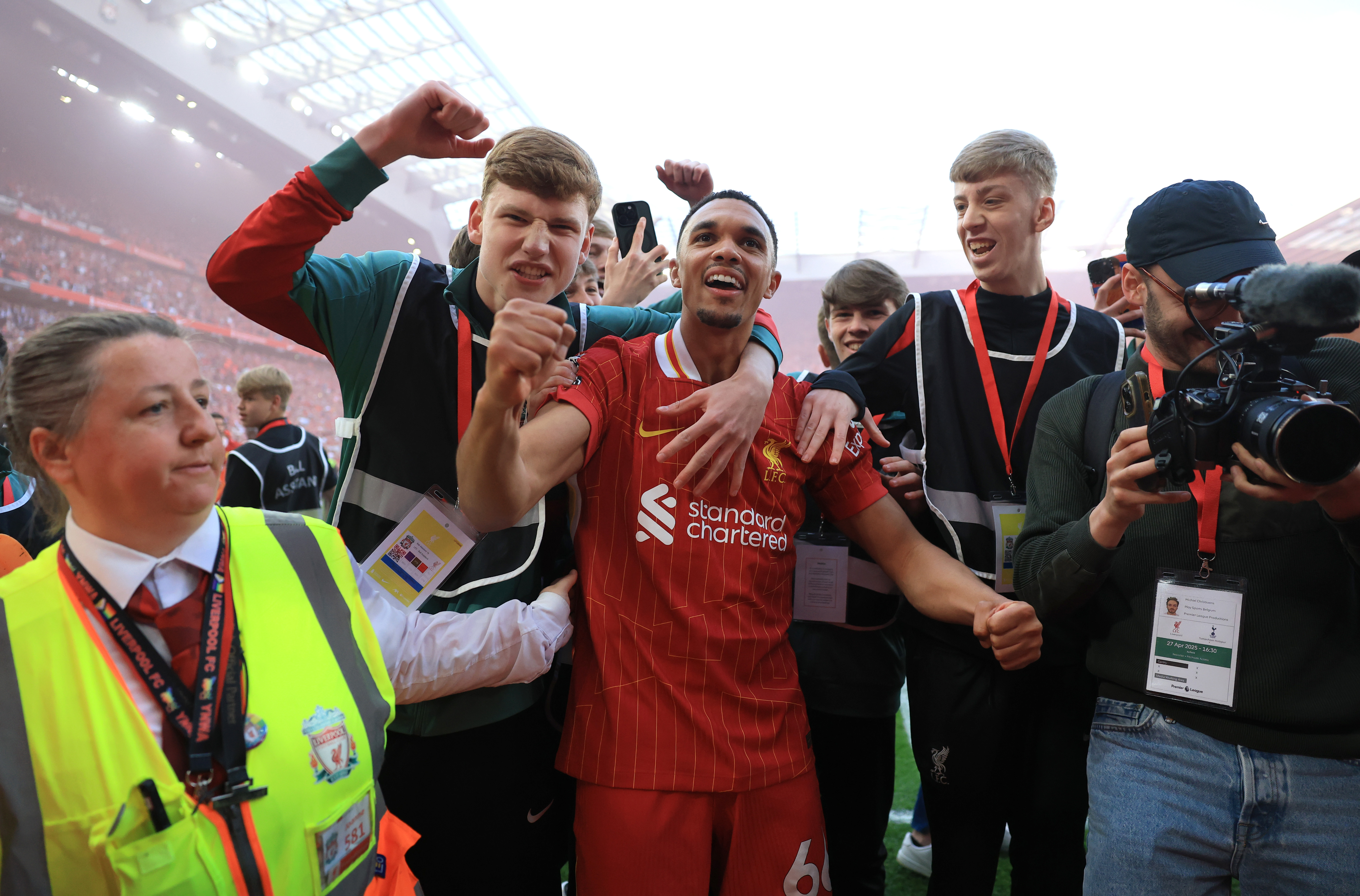 SCOUSER IN OUR TEAM: Trent Alexander-Arnold feirer foran The Kop.
