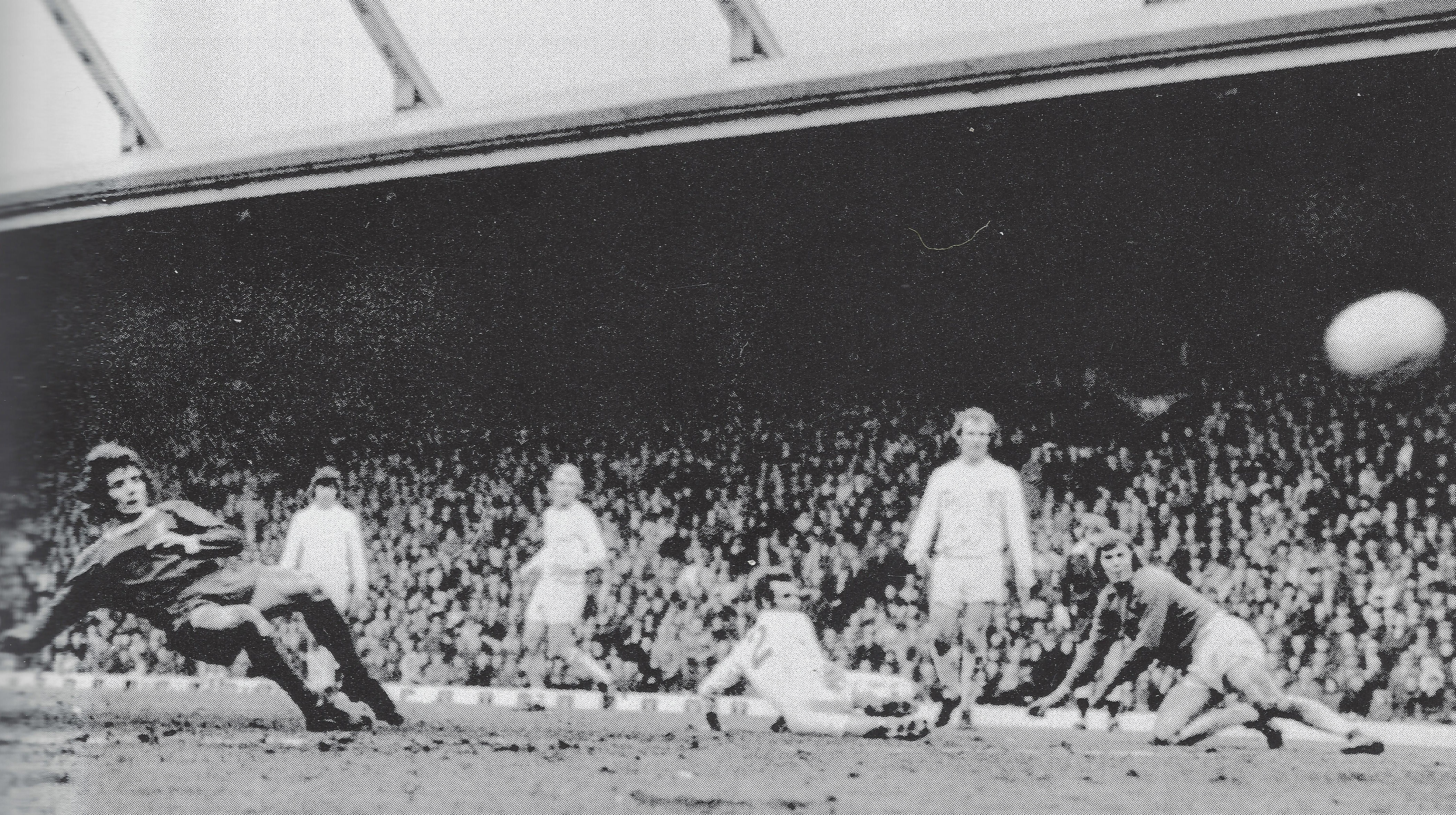 I svart-hvitt, gjørmete bane og foran The Kop, Kevin Keegan sikrer i praksis at Liverpool tar ligagullet i 1972/73.