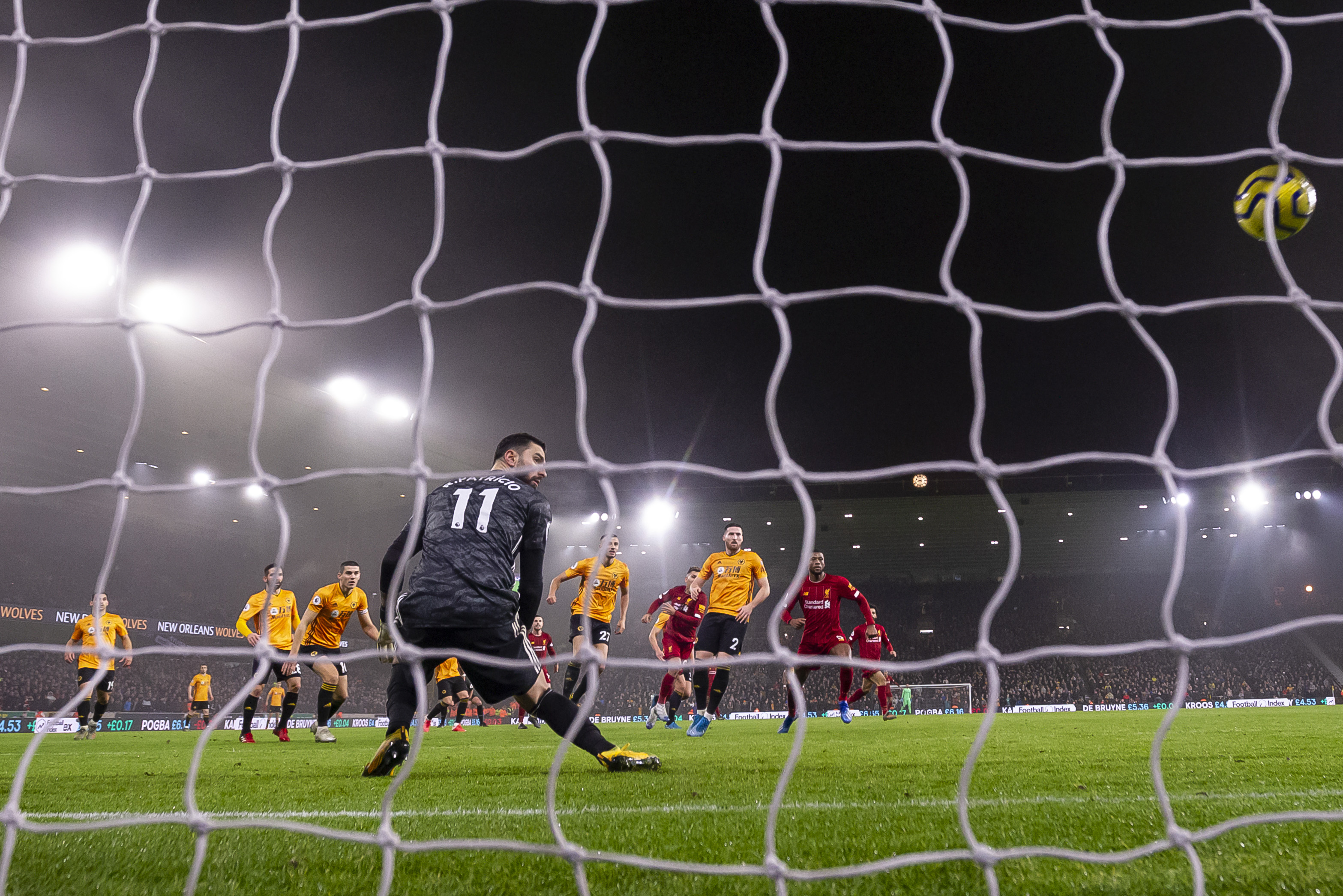 AVGJØRELSEN: Mohamed Salah spilte til Henderson, som igjen fant Firmino, som satte ballen i nettet.