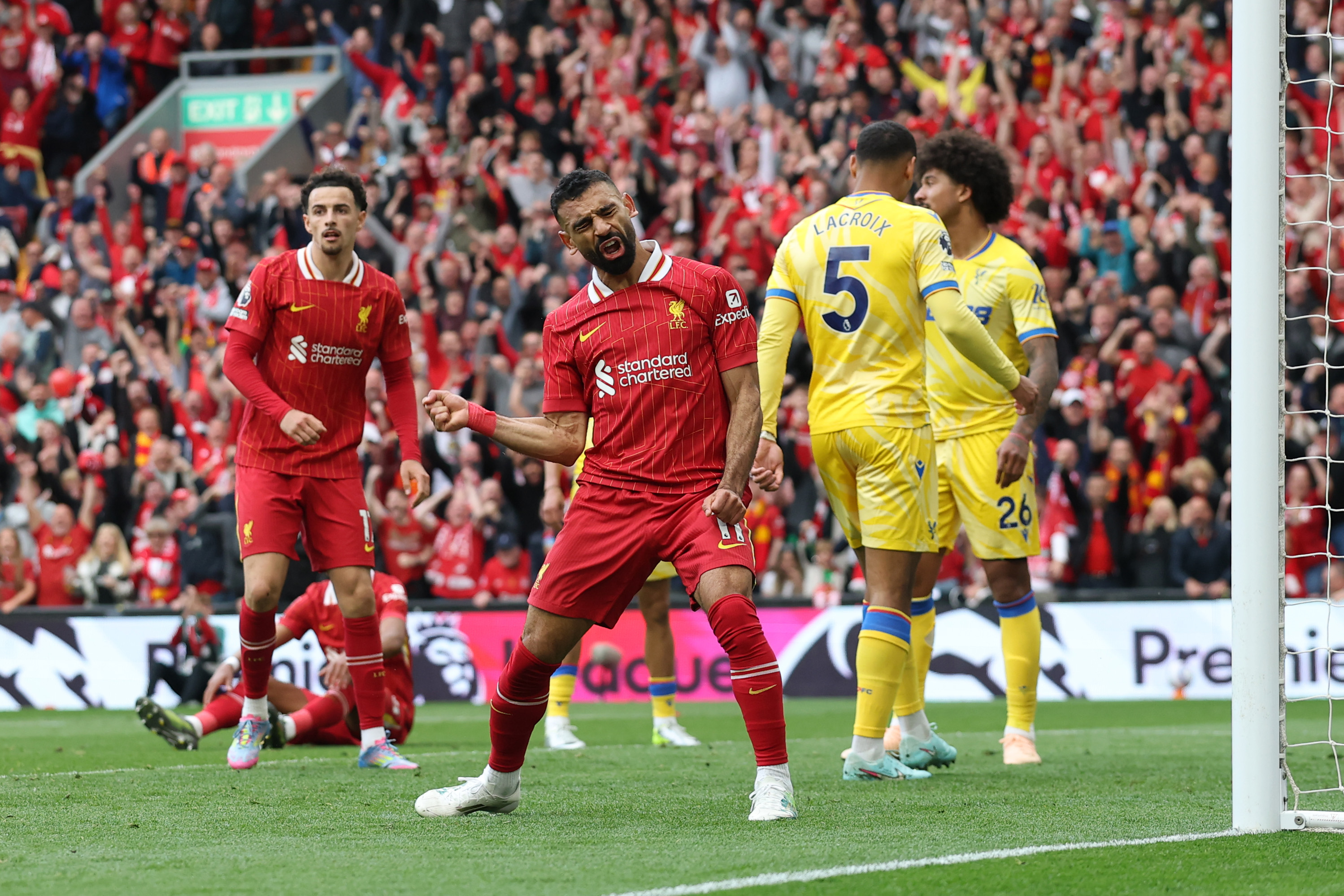 FORAN THE KOP: Mohamed Salah tangerte Alan Shearer og Andy Cole med flest målpoeng på én sesong.