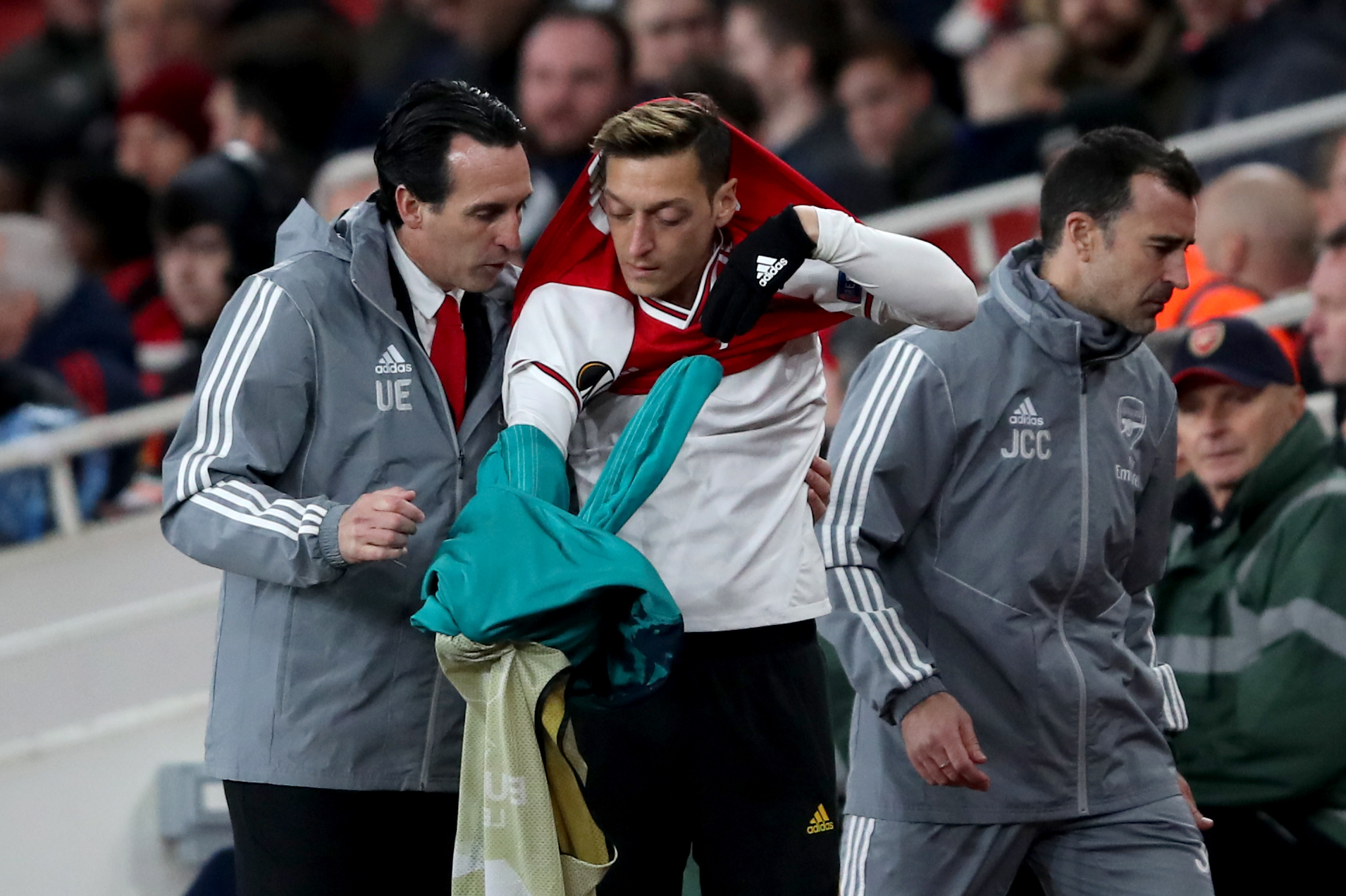 PROBLEM: Mesut Ozil ble et problem for Unai Emery.