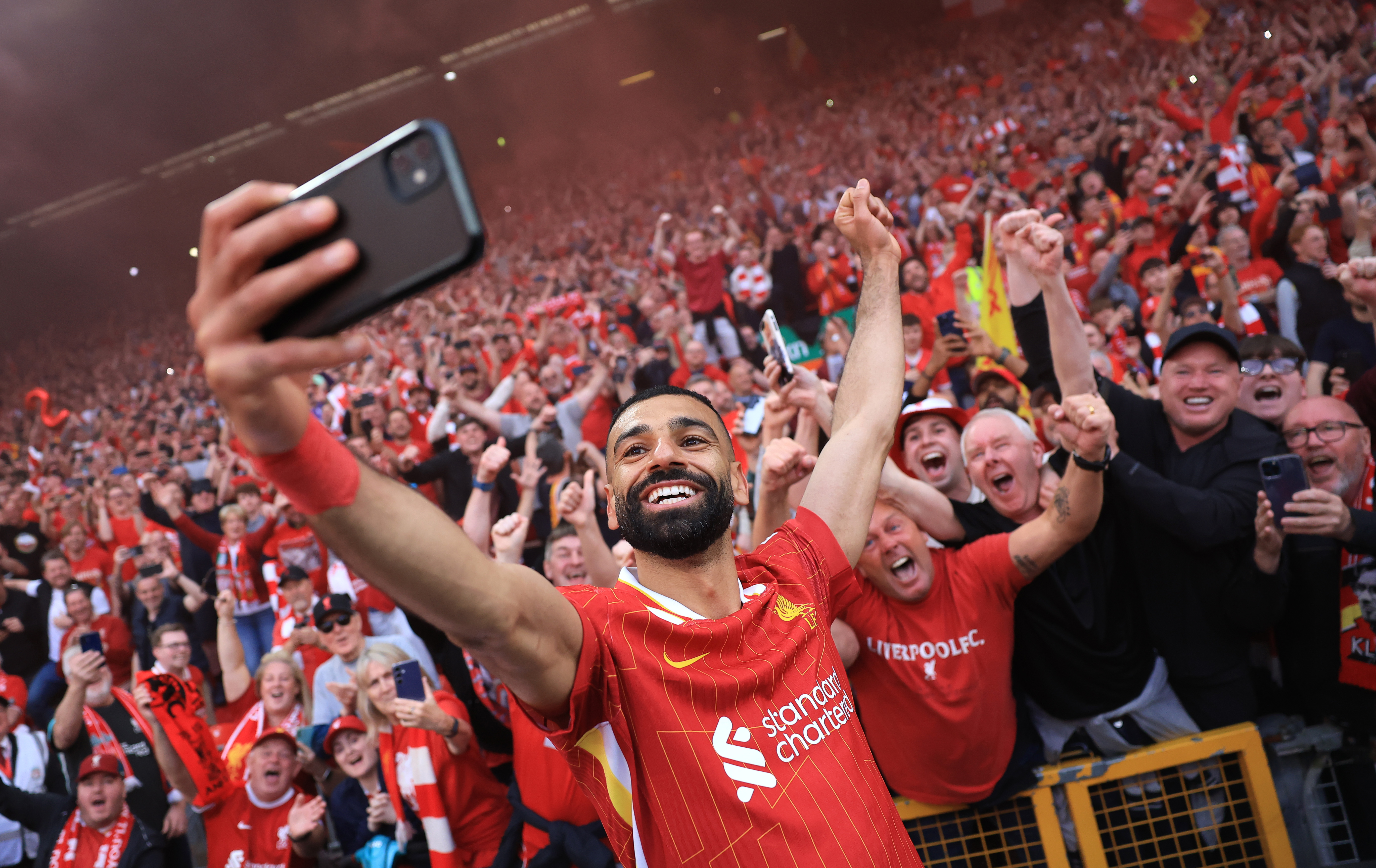 SELFIE-KONGEN: Mohamed Salah er kongen av Merseyside.