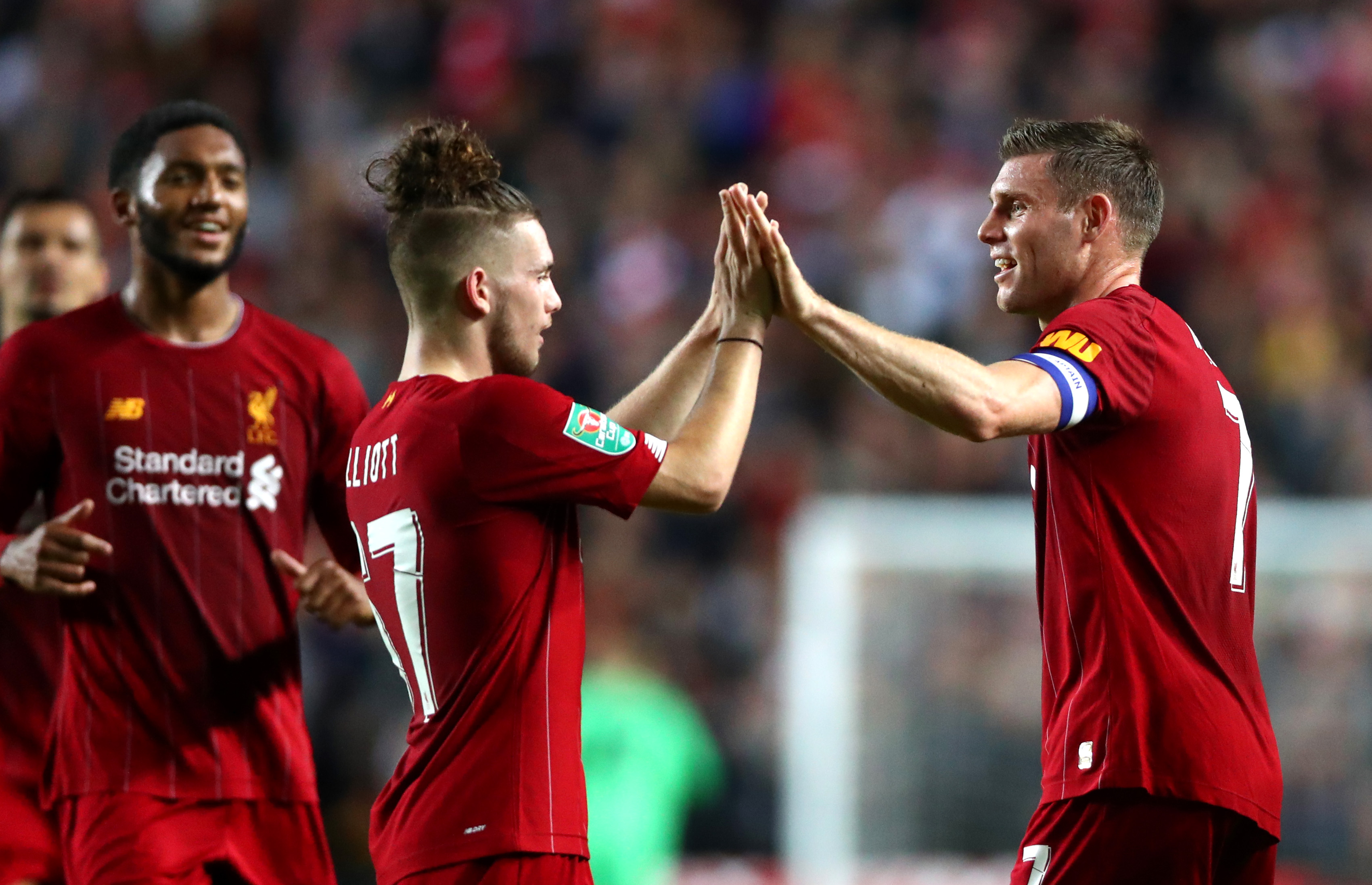 ELLIOTT OG MILNER: I dag er Harvey Elliott og James Milner lagkamerater, til tross for at sistnevnte var Premier League-spiller før førstnevnte var født.