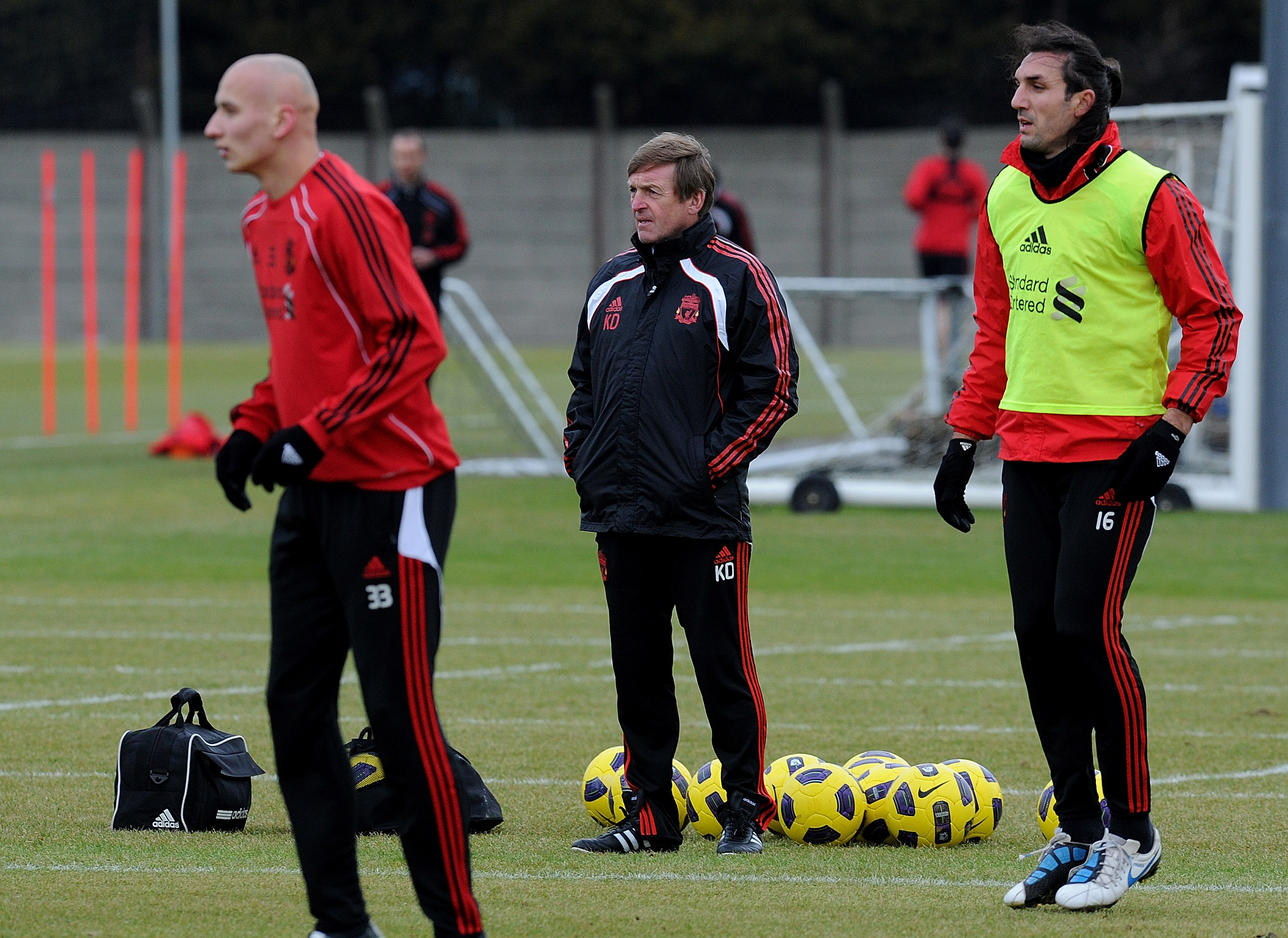 Kenny Dalglish har mange minner fra Melwood, både som spiller og manager. Her fra sitt andre opphold i sjefsstolen. Jonjo Shelvey og Sotiris Kyrgiakos nådde aldri samme status som King Kenny.