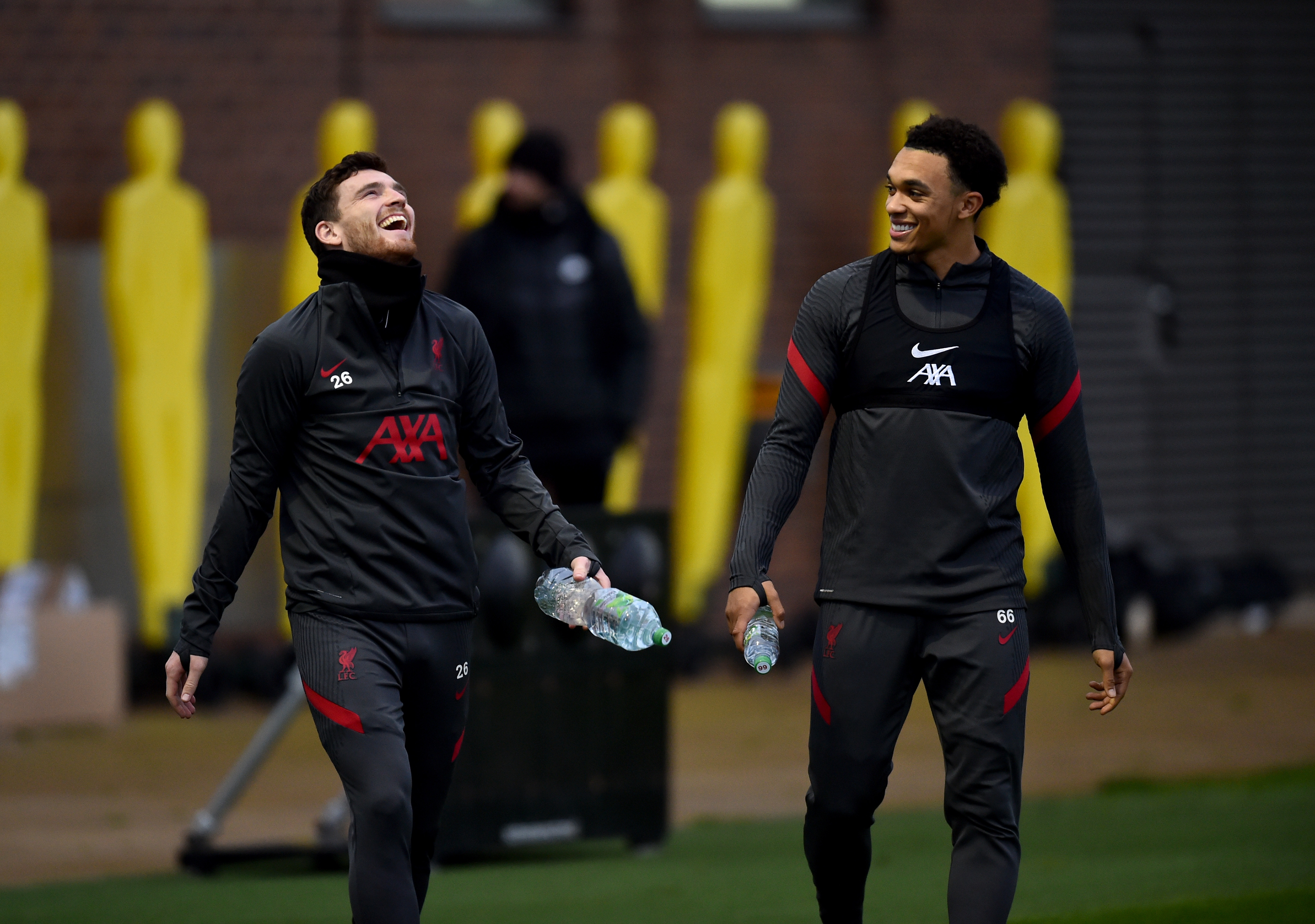 MÅ FINNE FORMEN: Både Andy Robertson og Trent Alexander-Arnold må få opp dampen når det kommer til målgivende pasninger.