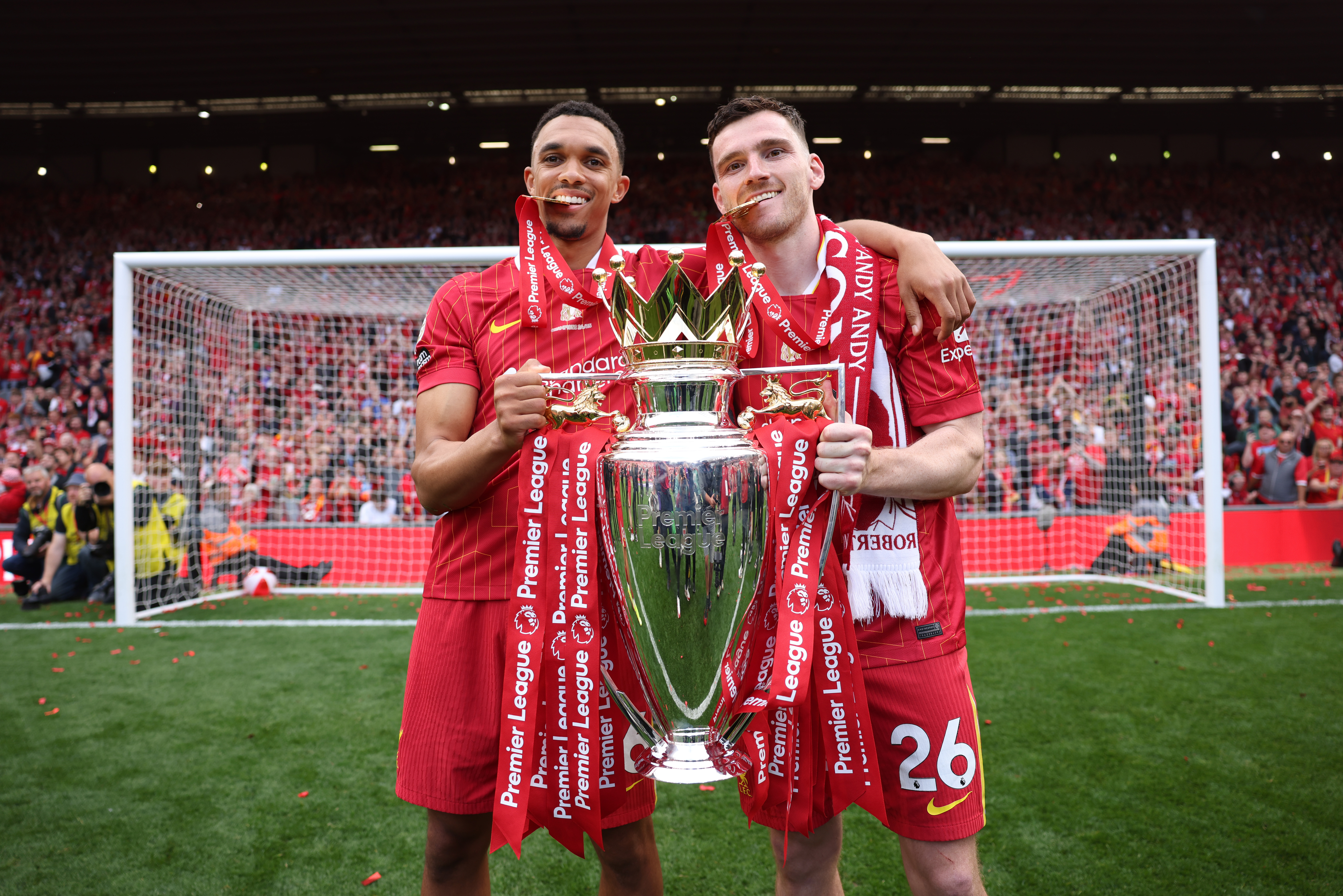 KAN BLI MOTSTANDERE: Trent Alexander-Arnold er allerede på plass i Madrid. Kanskje får han altså selskap i den spanske hovedstaden fra hans tidligere kollega og gode venn, Robertson.
