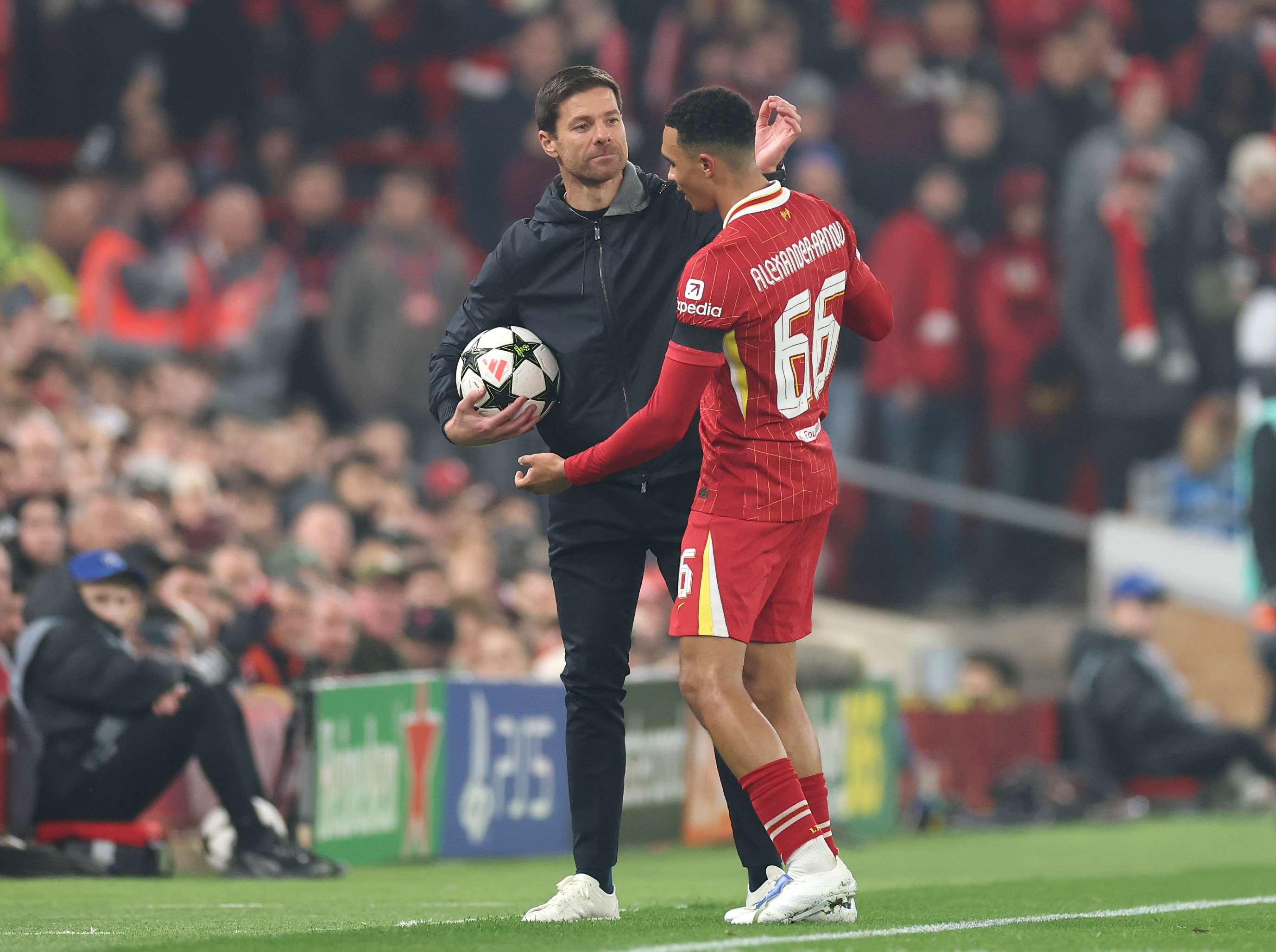 FREMTIDIG DUO: Trent Alexander-Arnold kan få den tidligere Liverpool-legenden som trener i Madrid.
