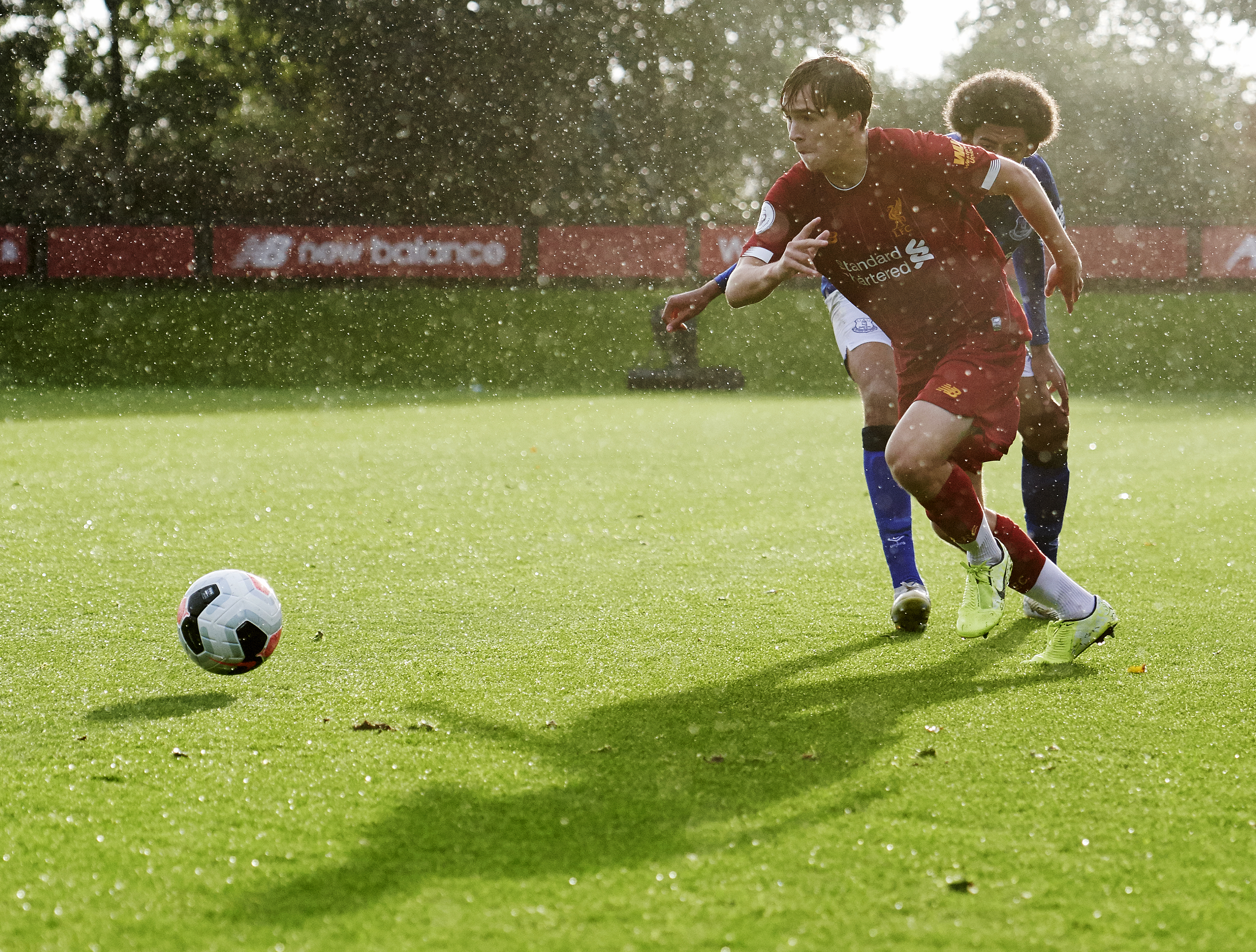 UNG «ROBBO»: Venstreback James Norris kan minne om Andy Robertson.