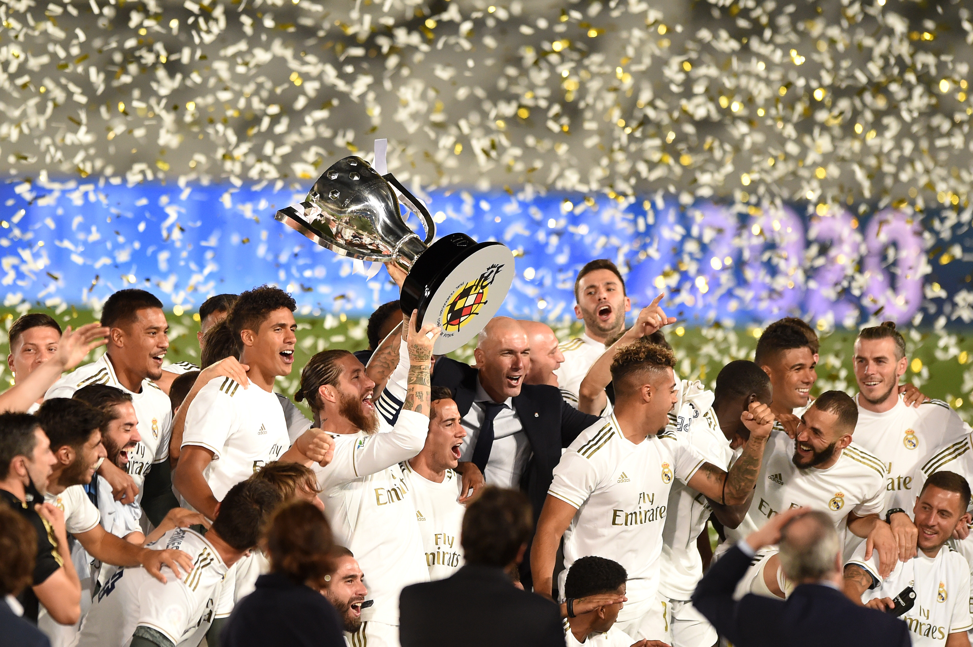 SEIRET: Zidanes mannskap tok en ny pokal.